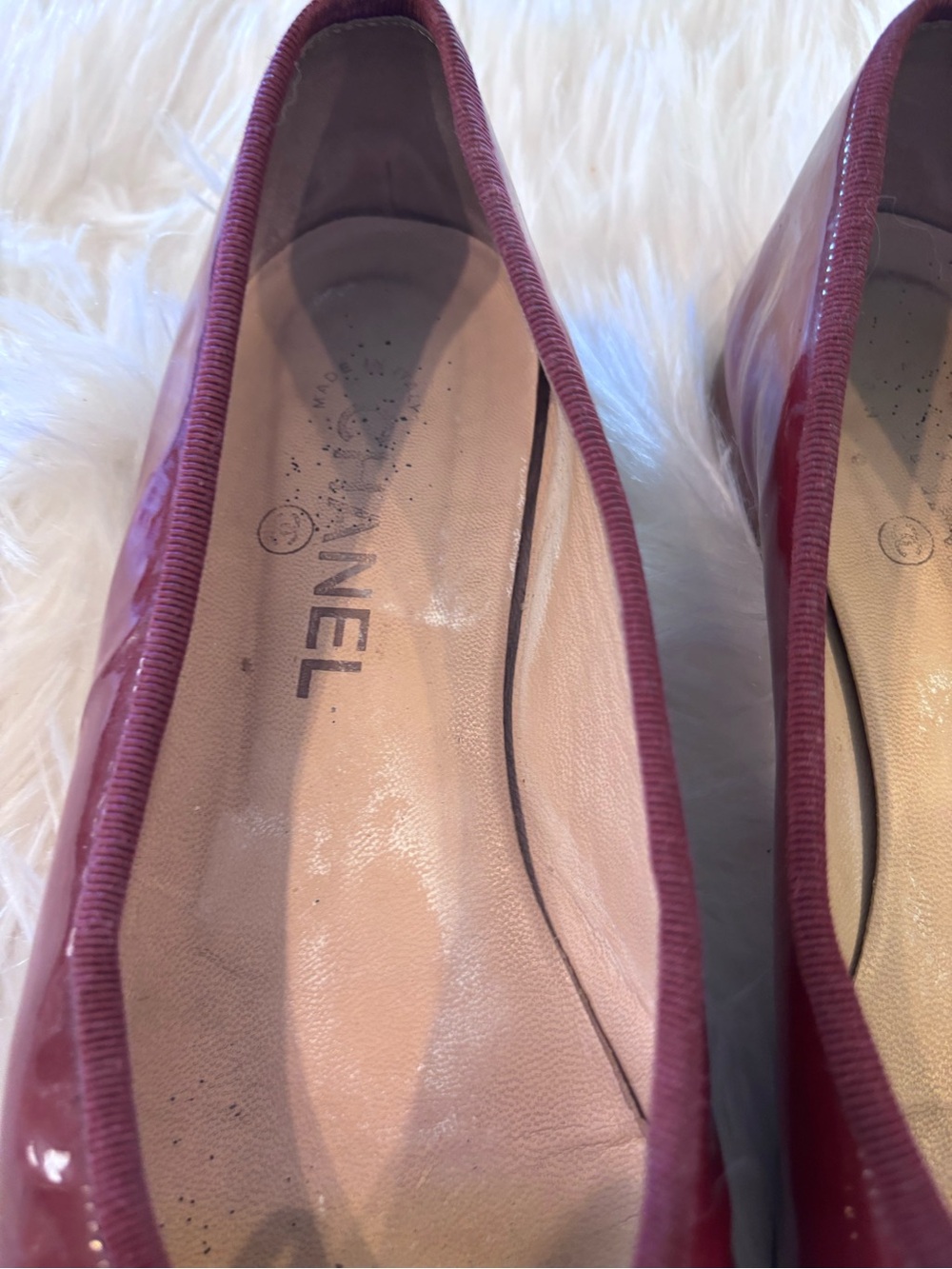 Vintage CHANEL Burgundy Patent Leather Ballet Flats with Bow - Picture 10 of 12
